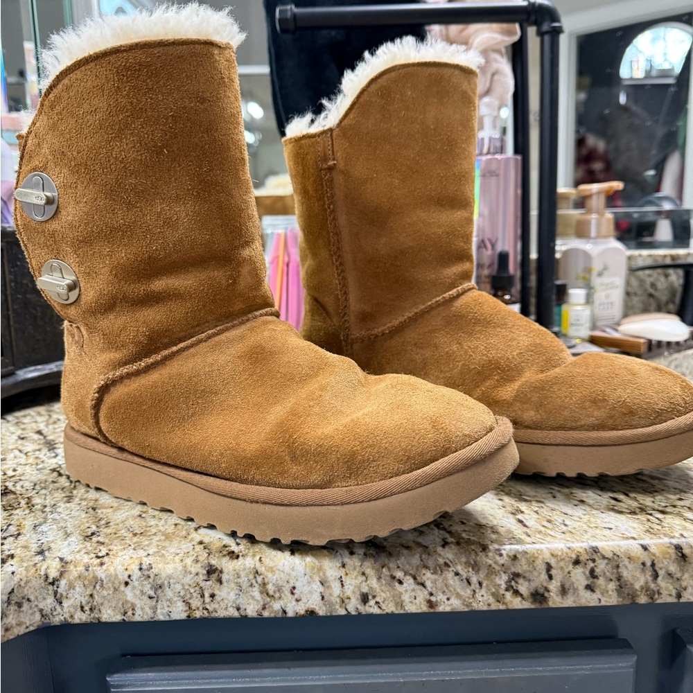UGG women’s classic short turn lock boots